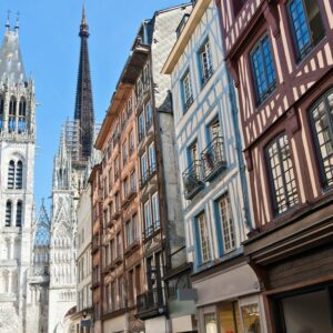 Photographie d'une rue de Rouen.