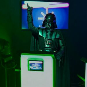Photomontage de Dark Vador qui joue à Musi'Quiz.